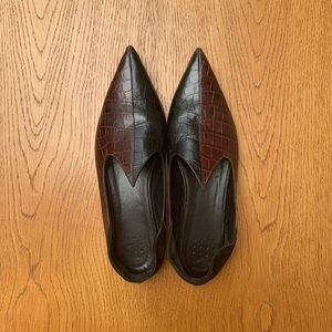 Trademark Brand Leather Croc Pointed Toe Loafers RARE 39.5